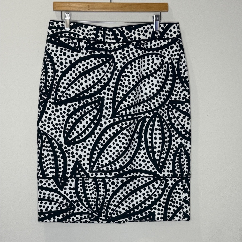 Ann Taylor Black And White Leaf Polka Dot Short Pencil Skirt Size 10
